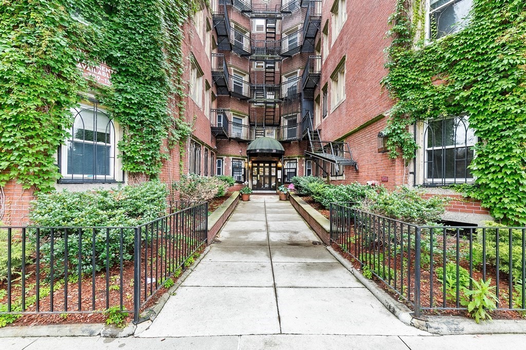 16 20 Westland Ave, Fenway