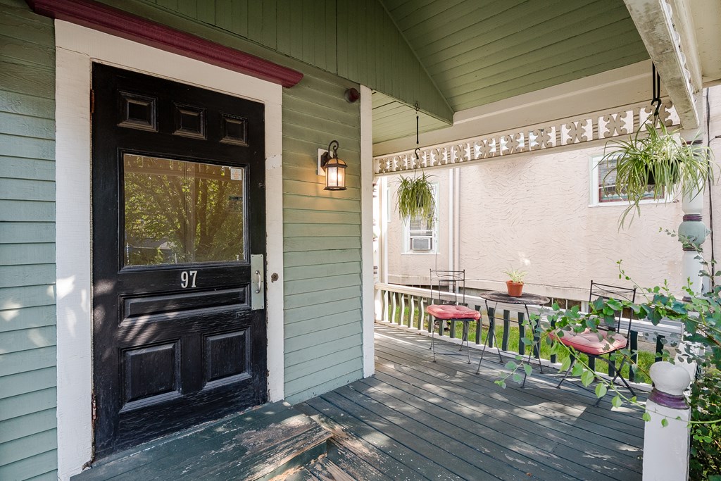 97 College Ave, Davis Square