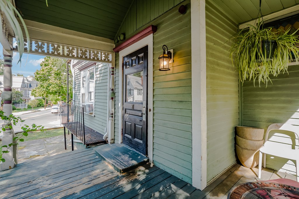 97 College Ave, Davis Square