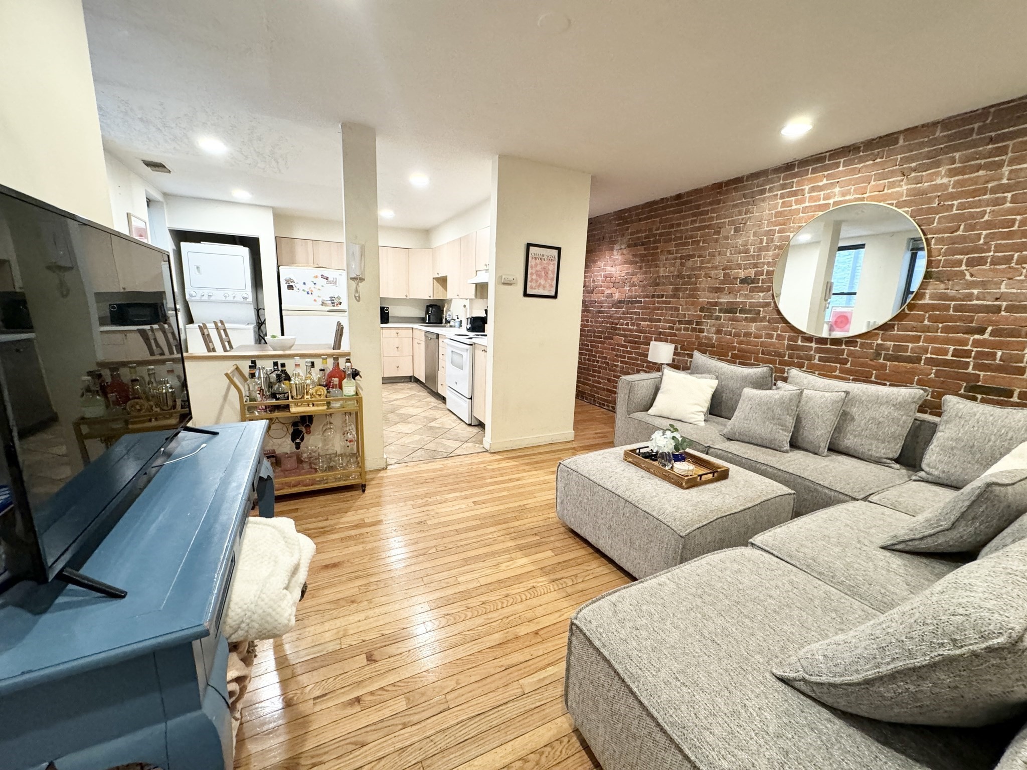 71 Gainsborough St, Fenway