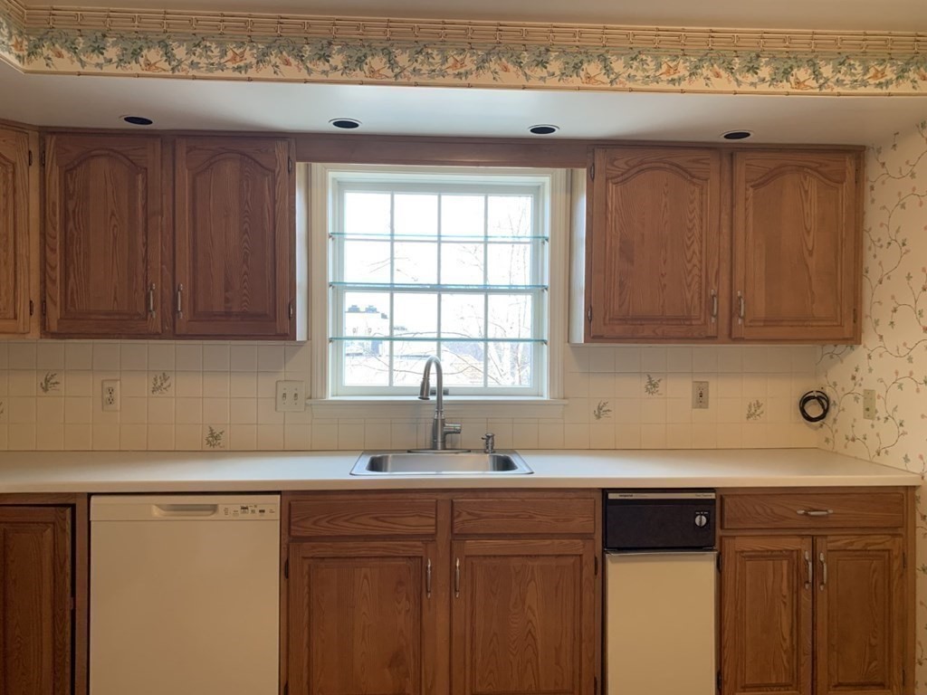 70 Weatherly Dr, Salem