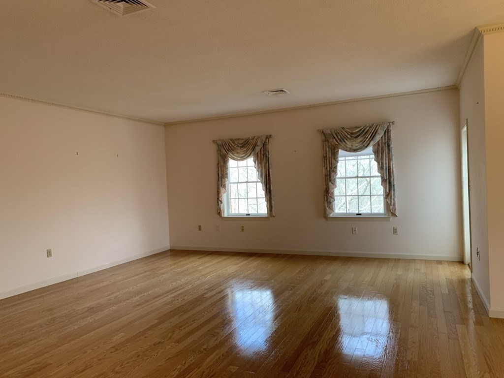 70 Weatherly Dr, Salem