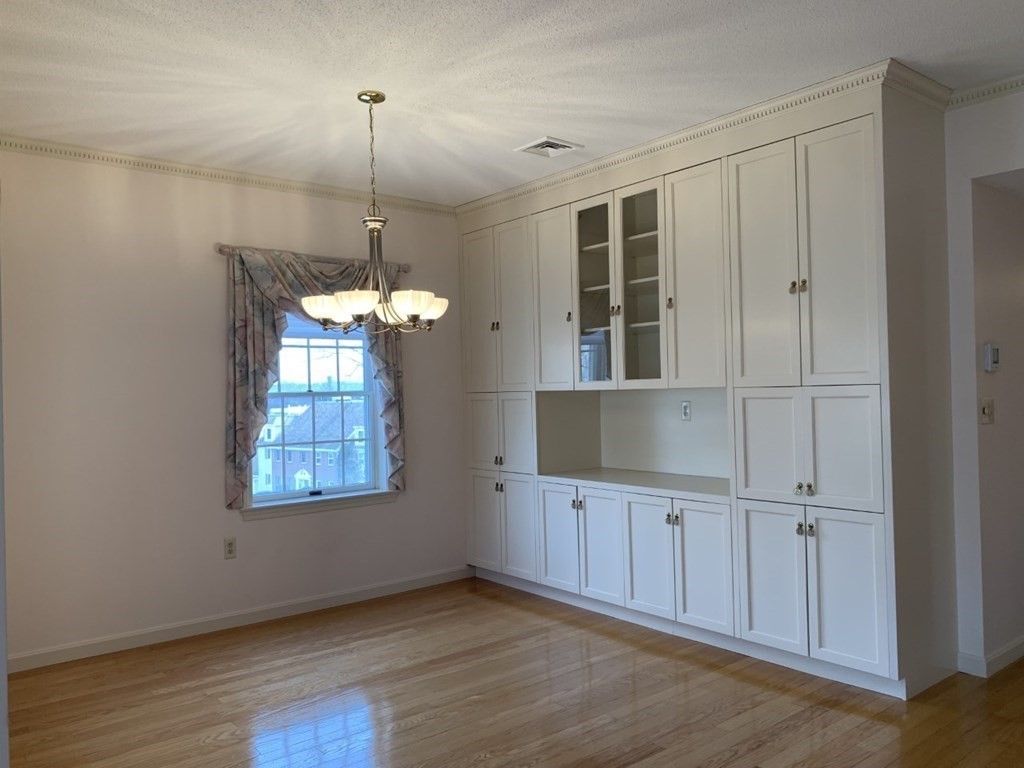 70 Weatherly Dr, Salem