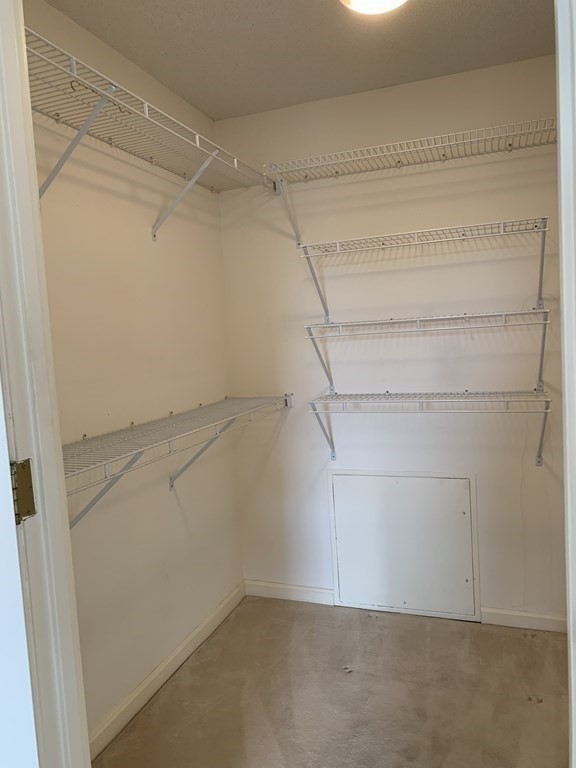 70 Weatherly Dr, Salem