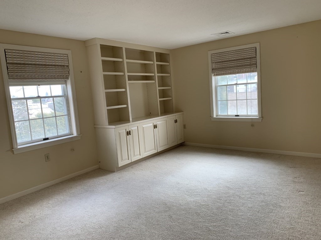 70 Weatherly Dr, Salem