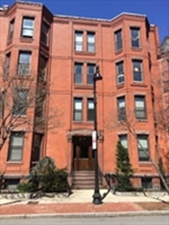 17 Symphony Rd, Fenway