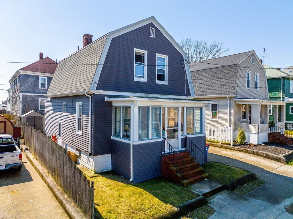 Adorable North End Colonial Featuring Vinyl Siding, Hardwood floors, Finished basement and so much more. First showing Open House Saturday March 26th 12-130pm. This home will not last long on the market!
