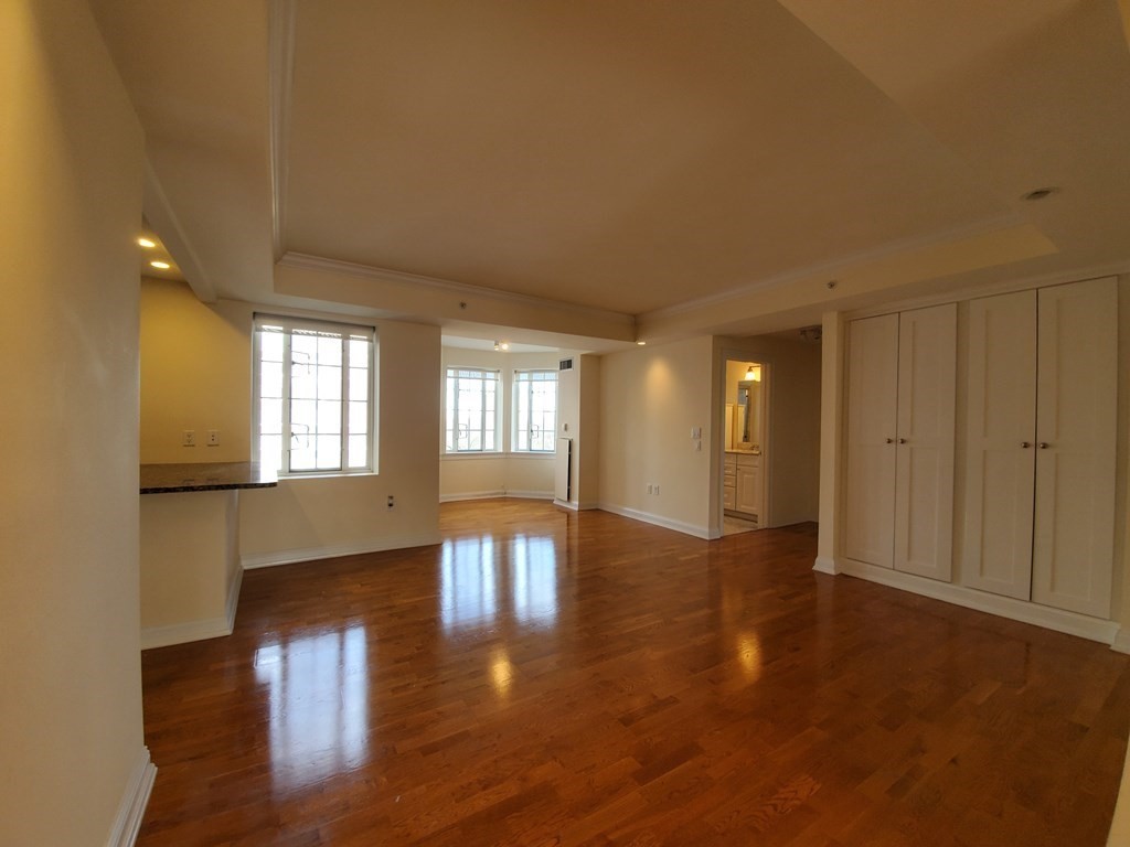 20 Chapel St, Longwood