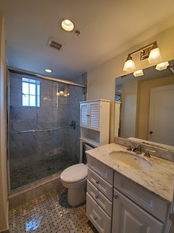 20 Chapel St, Longwood