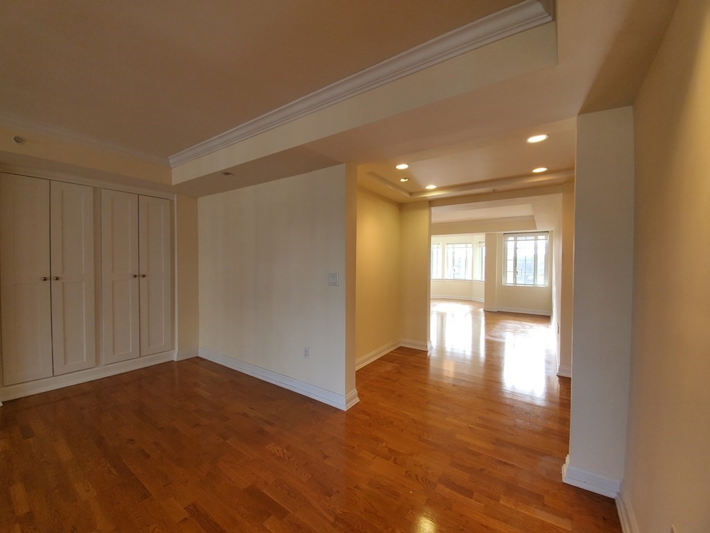 20 Chapel St, Longwood