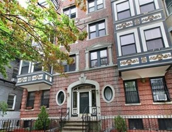 75 Burbank St, Fenway