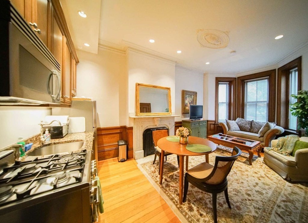 1609 Tremont St, Mission Hill