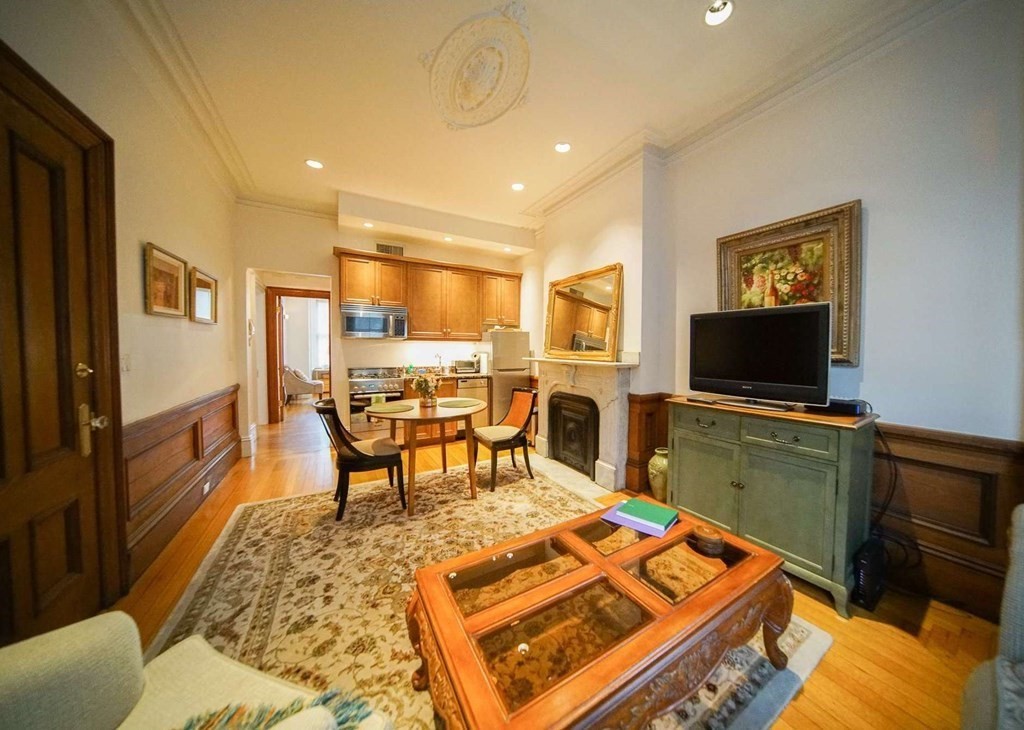 1609 Tremont St, Mission Hill