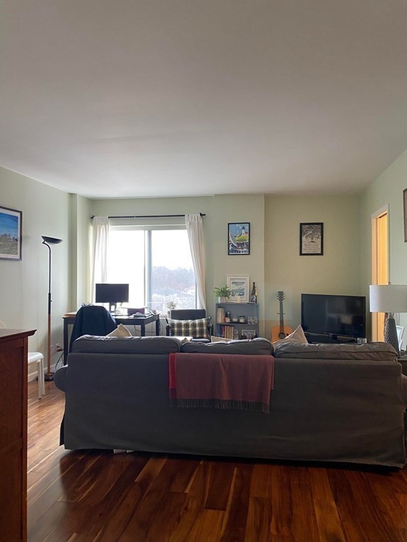 22 Chestnut Pl, Brookline Village