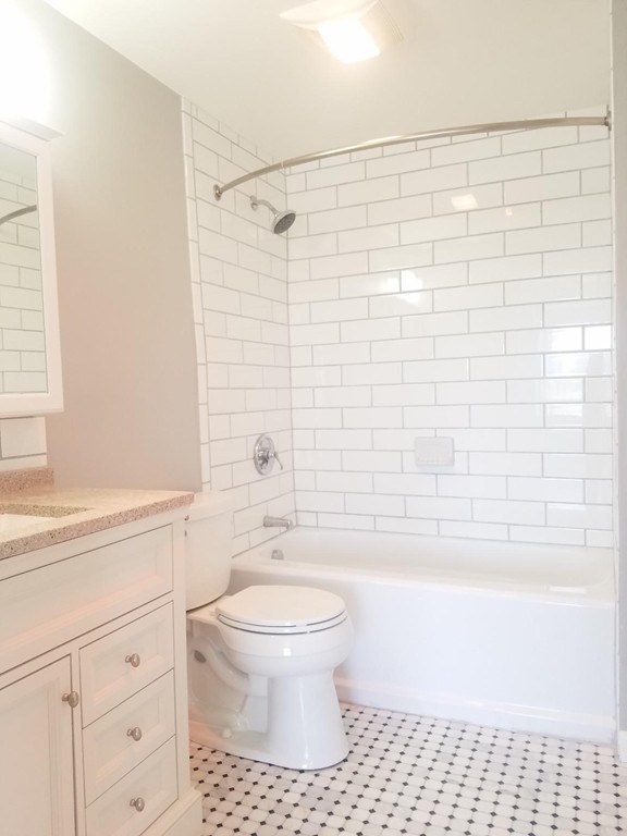 22 Chestnut Pl, Brookline Village