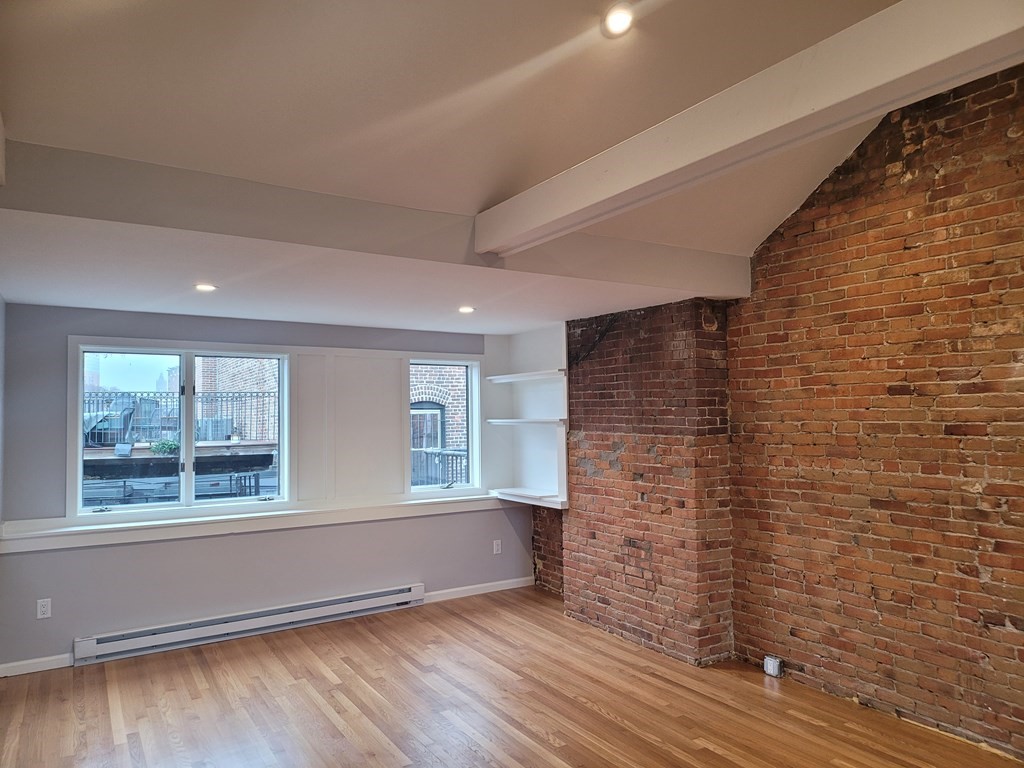 579 Tremont St, South End