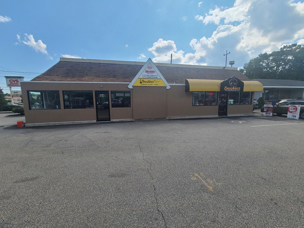 Stand-alone building located on the corner of highly traveled traffic Rt.6 at the intersection of Brayton Point Road and GAR Highway (GAR). Building configured for two tenants and with one available space for lease consisting of 1,690 sq/ft formerly donut shop with drive thru window configuration.  Open floor plan providing many possibilities for retail and office. Call for a private tour.