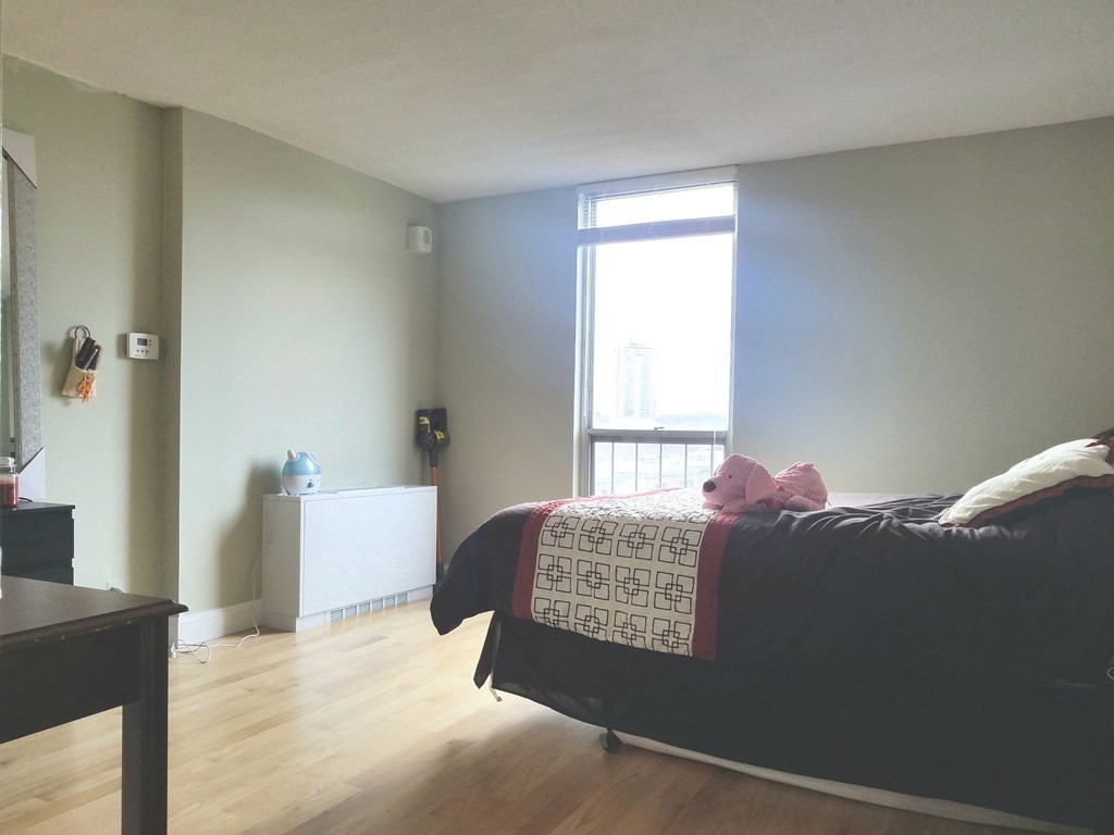 77 Pond Ave, Longwood