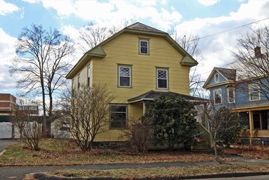 10 Linden Ave, Greenfield, MA: $235,000
