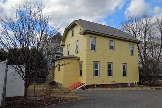 10 Linden Ave, Greenfield, MA: $235,000