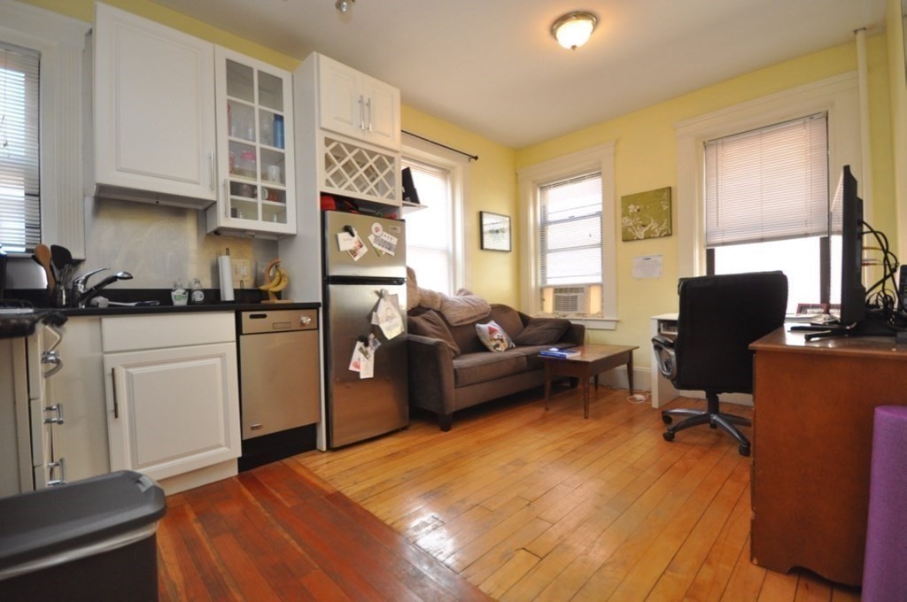 75 Burbank St, Fenway