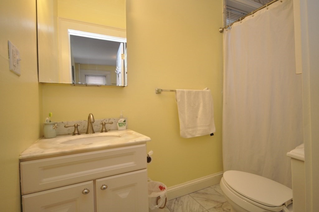 75 Burbank St, Fenway