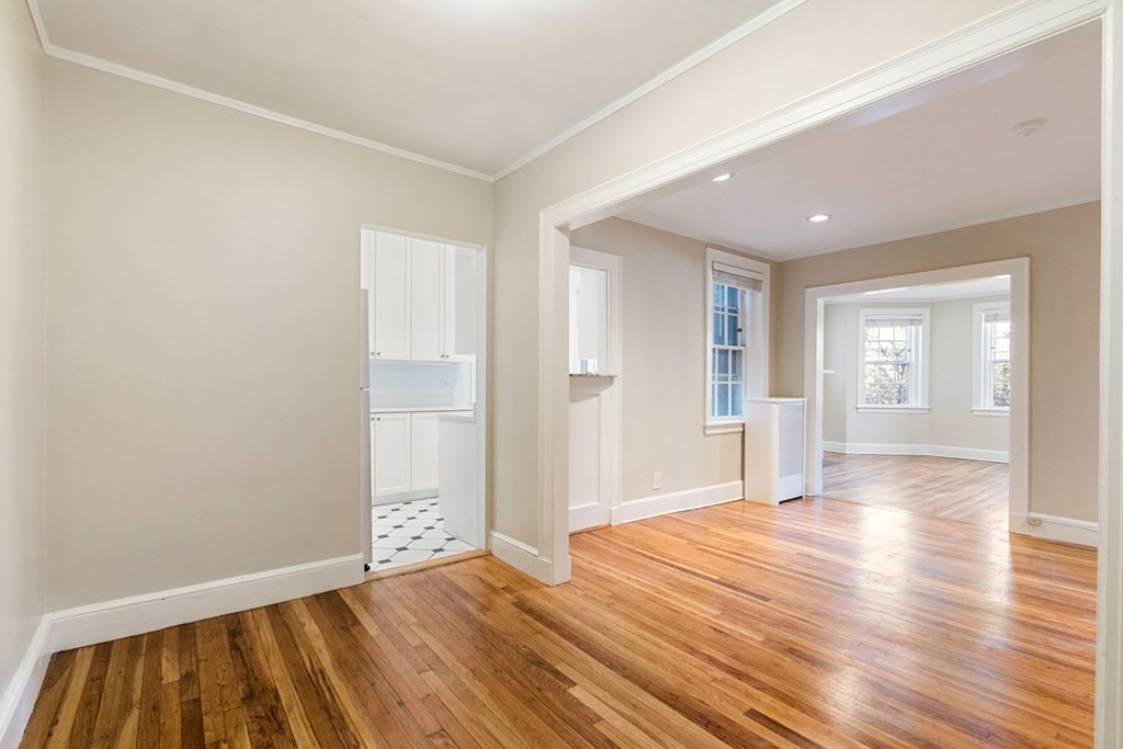 41 Linneaen St, North Cambridge