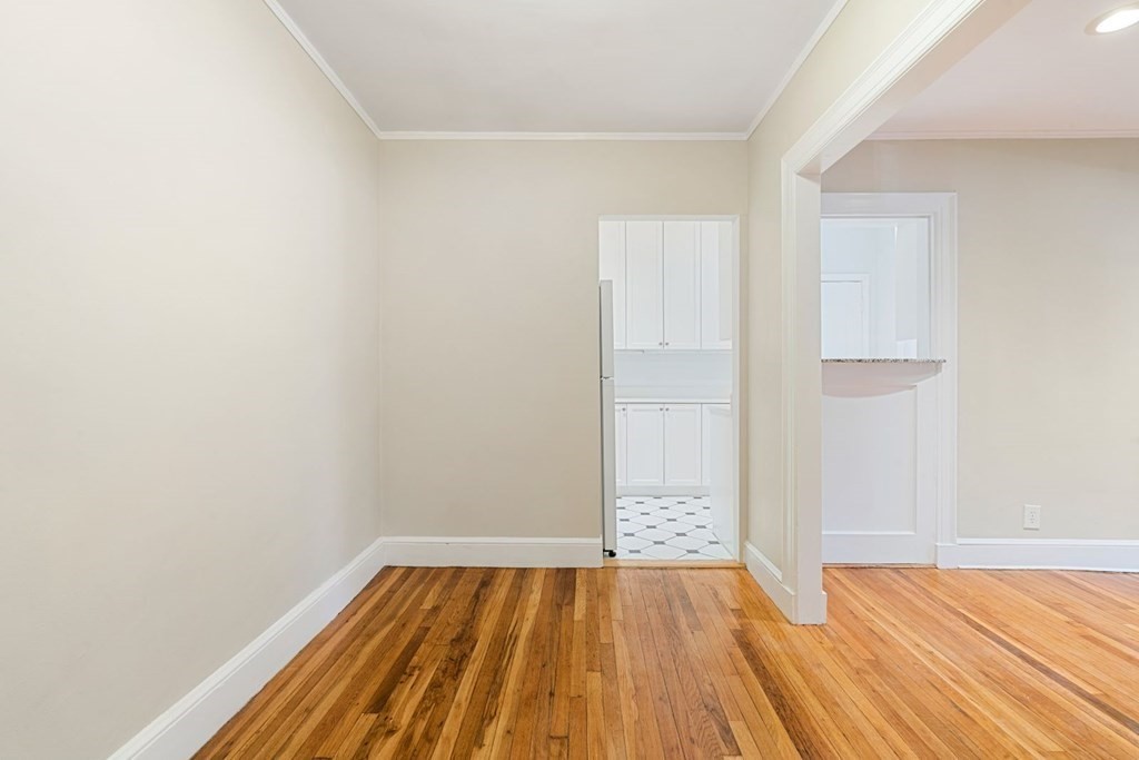 41 Linneaen St, North Cambridge