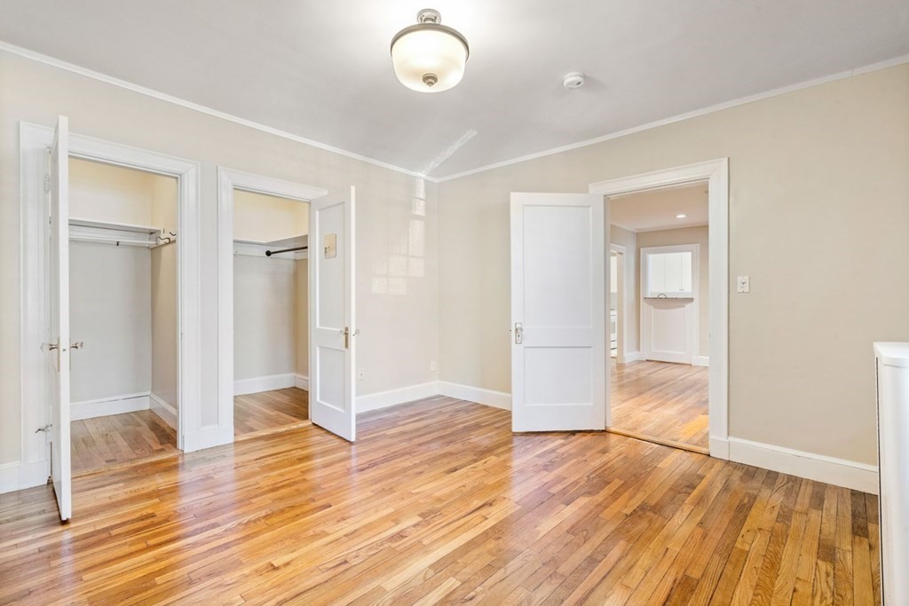 41 Linneaen St, North Cambridge