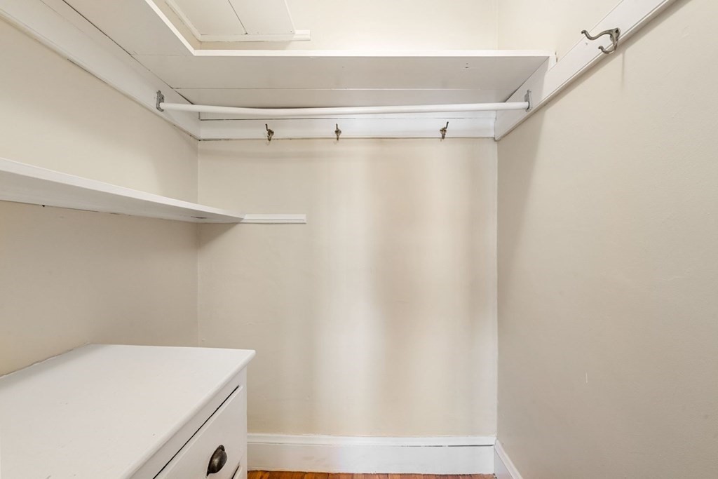 41 Linneaen St, North Cambridge