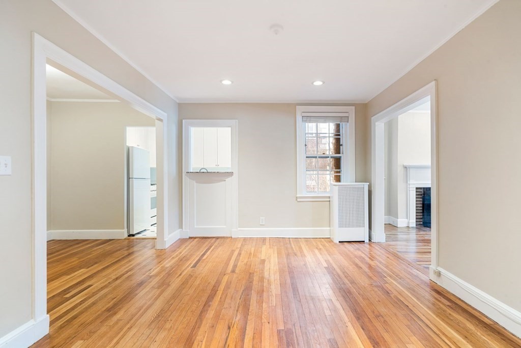 41 Linneaen St, North Cambridge