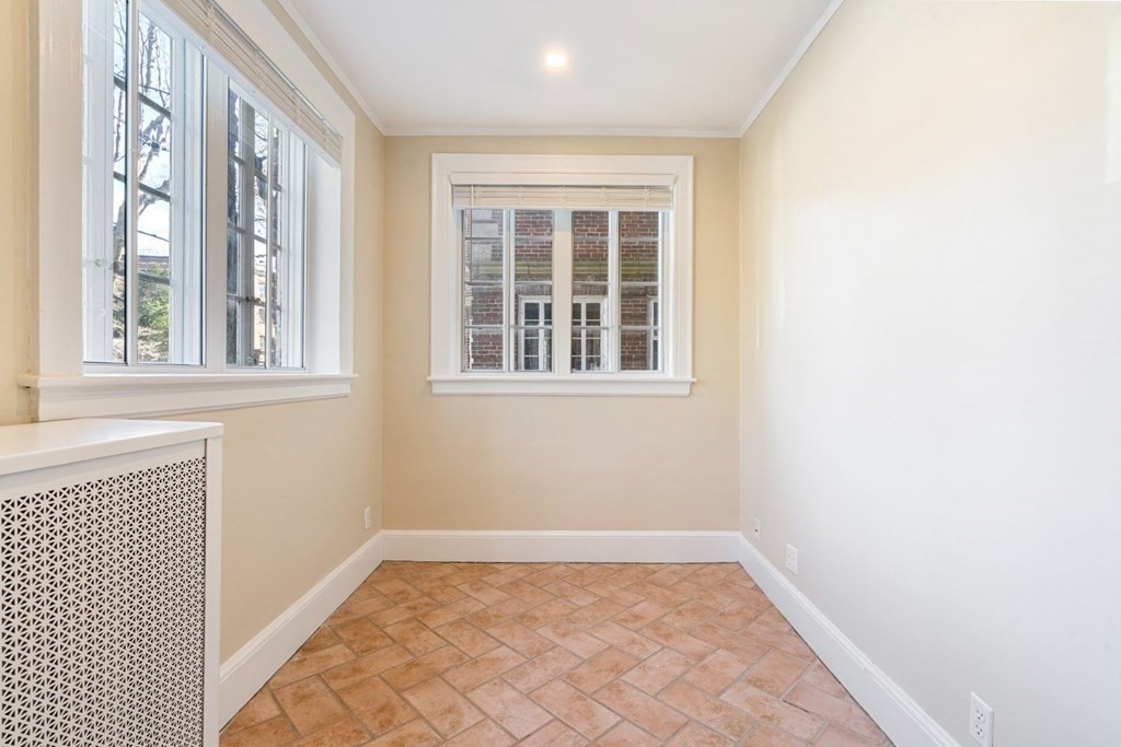 41 Linneaen St, North Cambridge