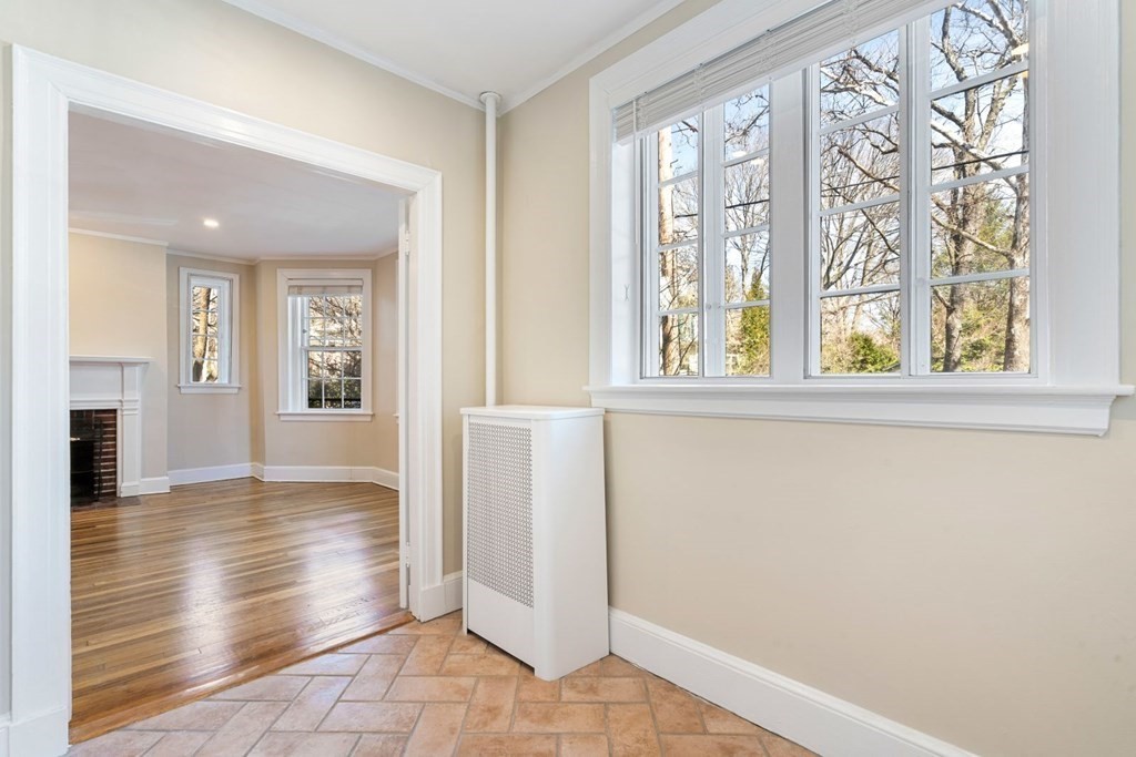 41 Linneaen St, North Cambridge