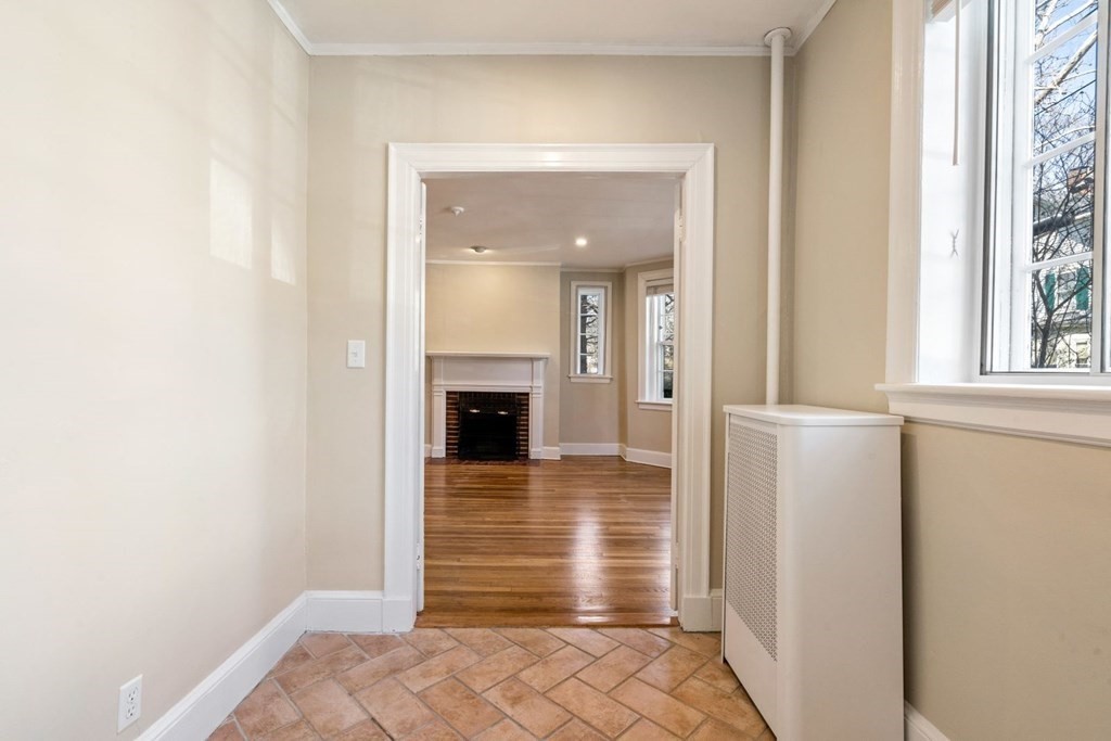 41 Linneaen St, North Cambridge