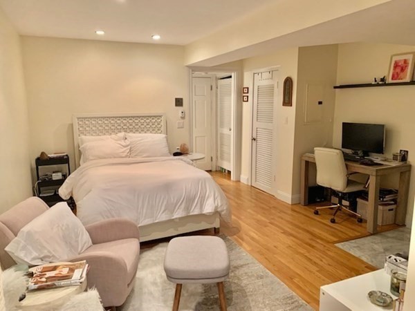 105 Beacon St, Back Bay