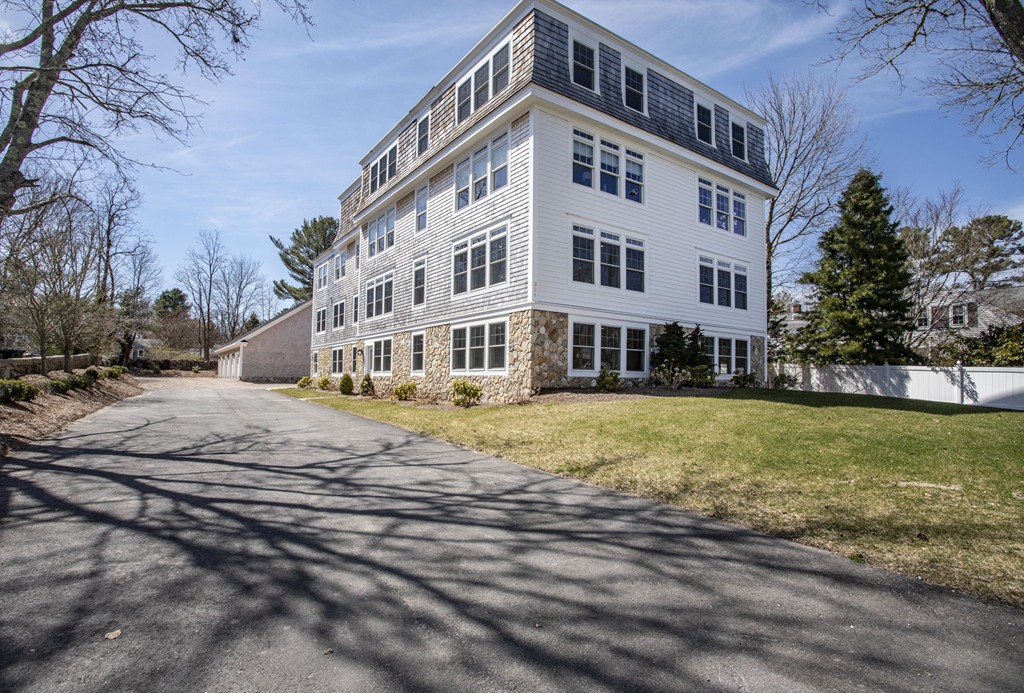 324 Front Street 1, Marion, MA 02738