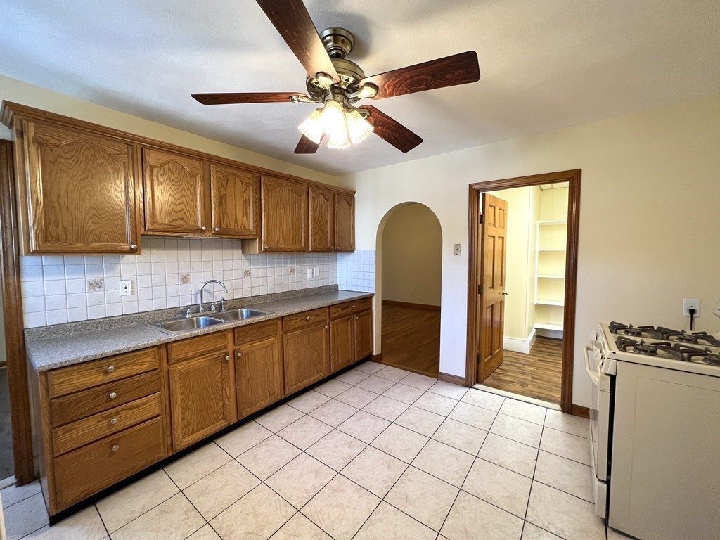 225 Holland St, Davis Square