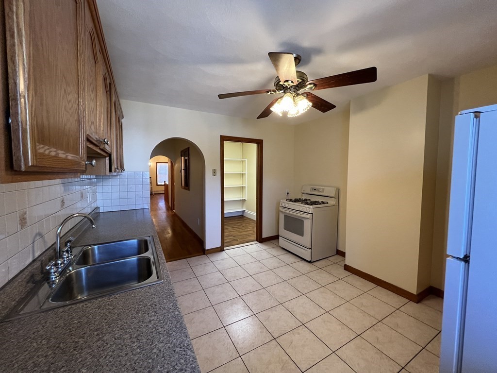 225 Holland St, Davis Square