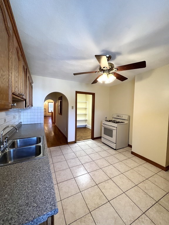 225 Holland St, Davis Square