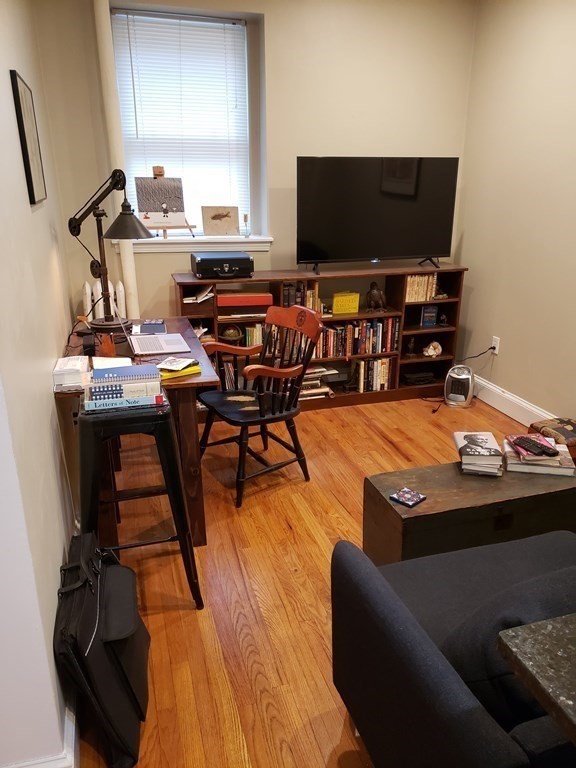 103 Charles St, Beacon Hill