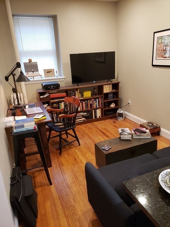 103 Charles St, Beacon Hill