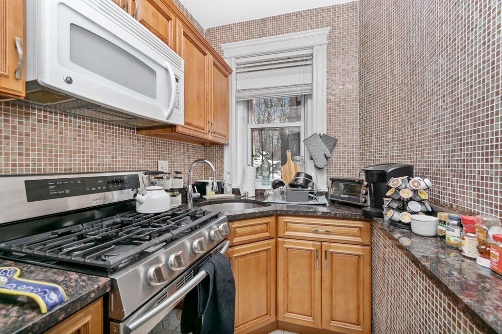 1840 Commonwealth Ave, Brighton