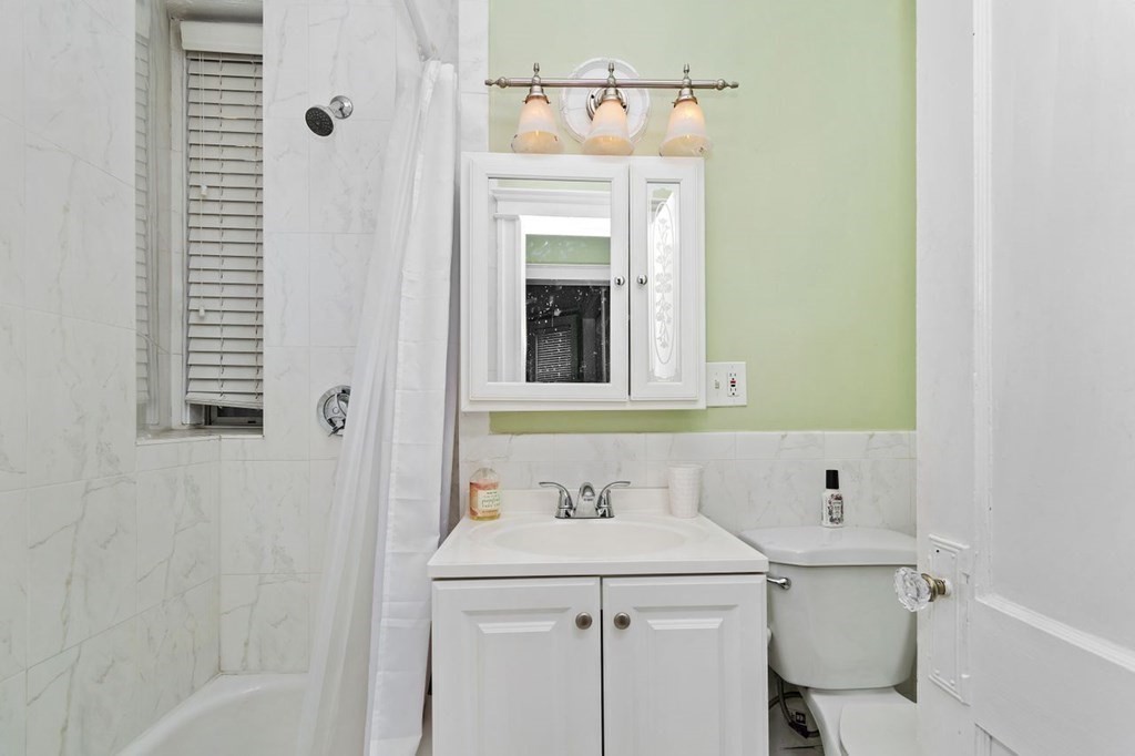 1840 Commonwealth Ave, Brighton