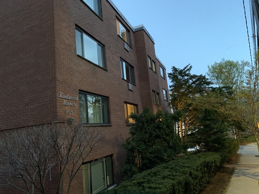 197 Kent St, Longwood