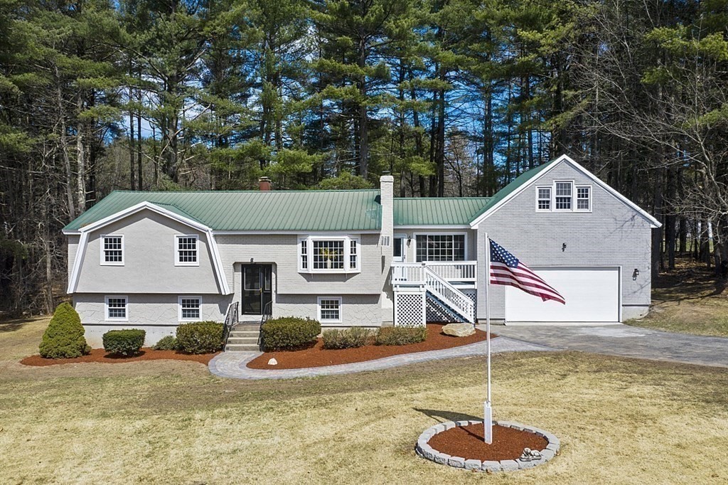 13 Forest St, Windham, NH 03087