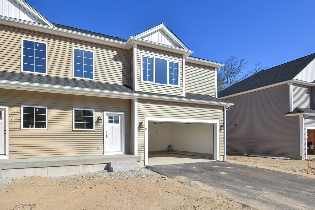 20 Pouts Lane, Uxbridge, MA 01569