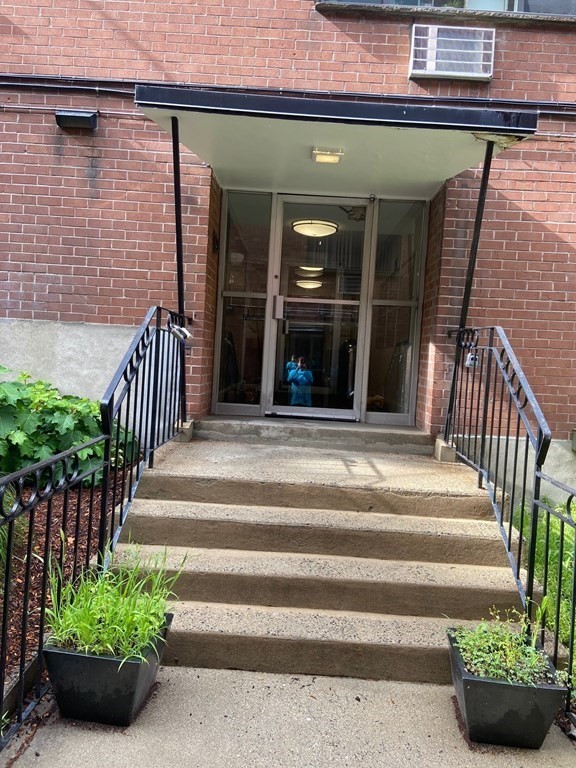 205 Kent St, Longwood