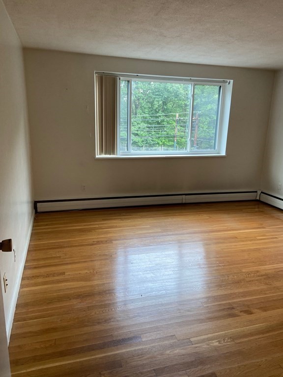 205 Kent St, Longwood