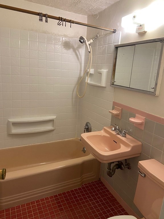 205 Kent St, Longwood