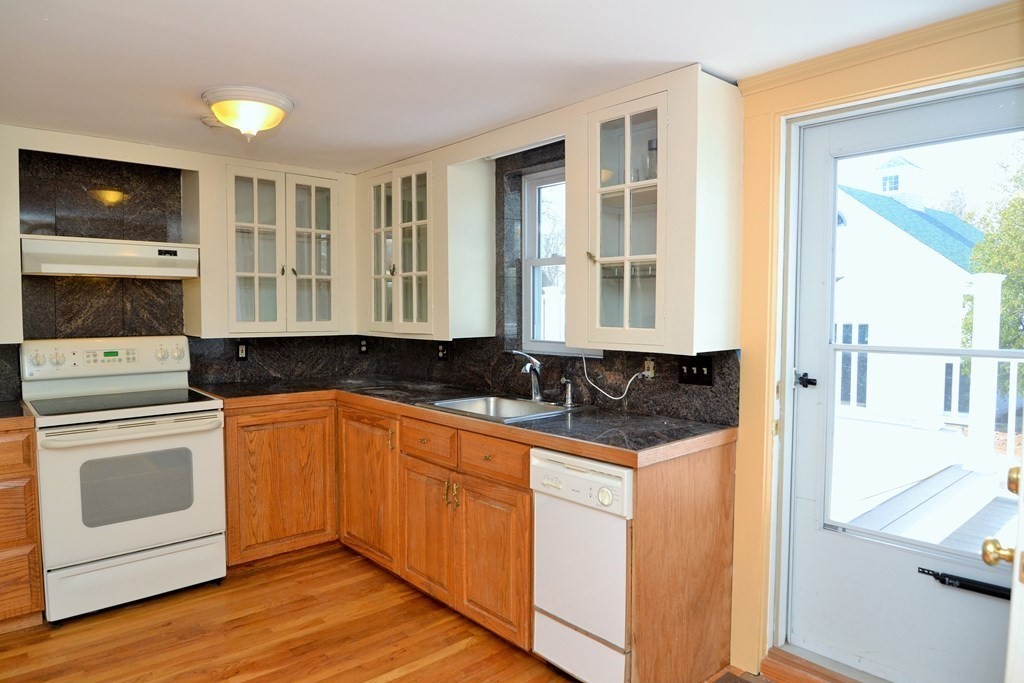 564 Cabot St, Beverly